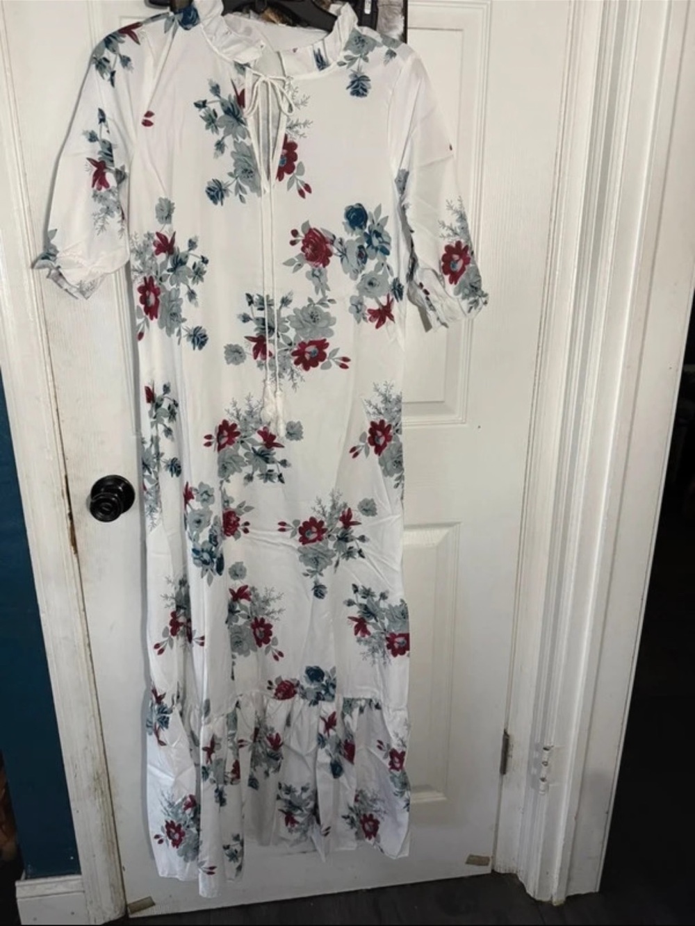 White Floral Tie-Neck Maxi Dress - White with Red & Blue Flowers size S
